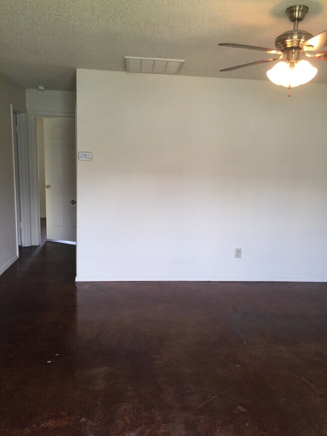 Photo - 687 Jill St Unit Apt B