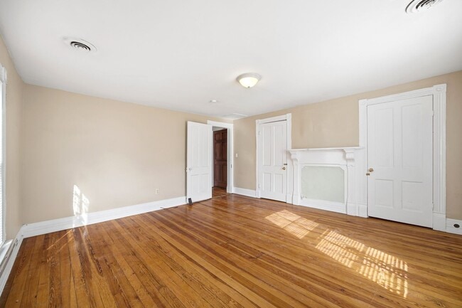 Photo - 6 N Washington St