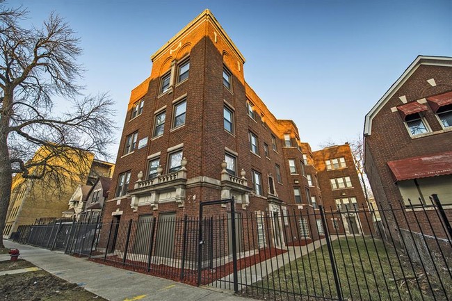 Building Photo - 7229-33 S Yates Blvd Rental