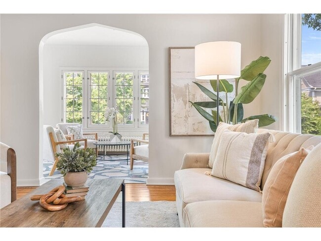 Photo - 1621 W 25th St