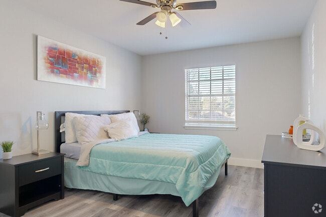 2BR, 1.5BA - 890SF - Primary Bedroom