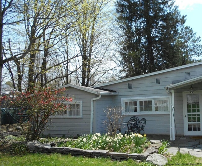 Building Photo - 88 Rock City Rd