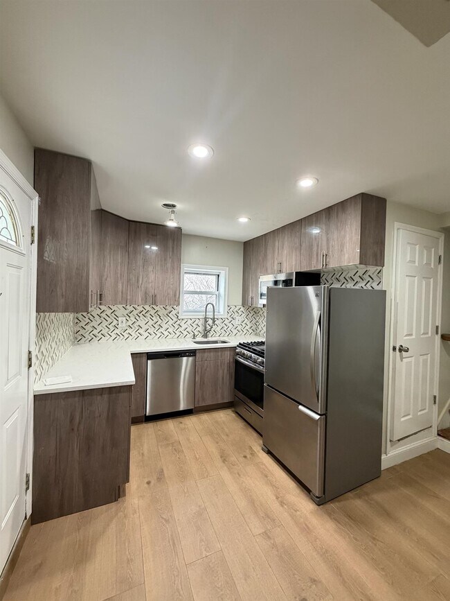 Photo - 9107 Columbia Ave