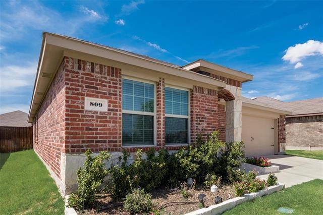 Photo - 809 Costlow Ln