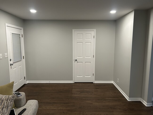 Photo - 557 E Division St