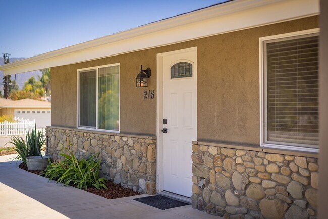 Photo - Oak View Abode