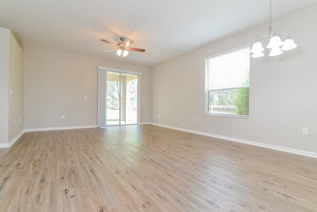 Photo - 531 Bluff Pass Dr