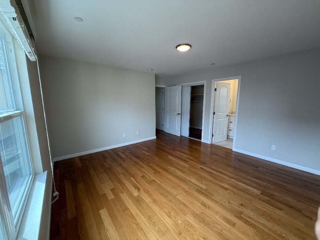 Building Photo - 938 Kearney St Rental
