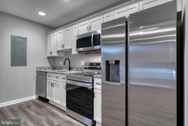 Photo - 6722 Brentwood Ave Unit 2FL