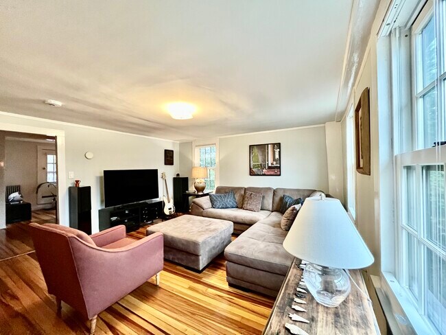 Photo - 206 Elm St Unidad 3