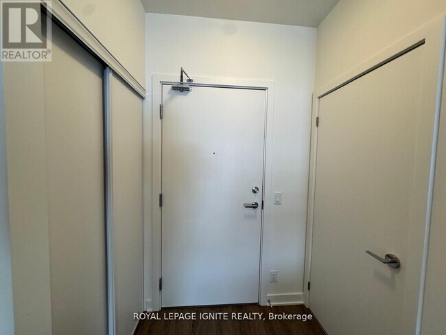 Photo - 51 Clarington Blvd Unité 107