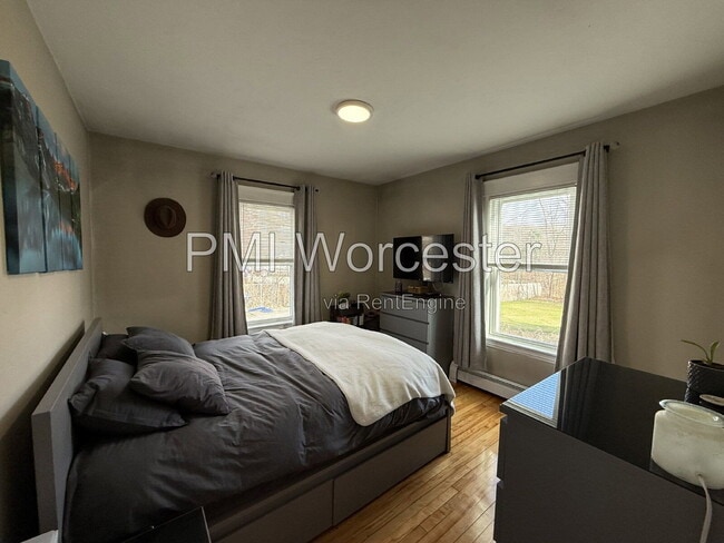 Photo - 29 Loxwood St Unit 1r