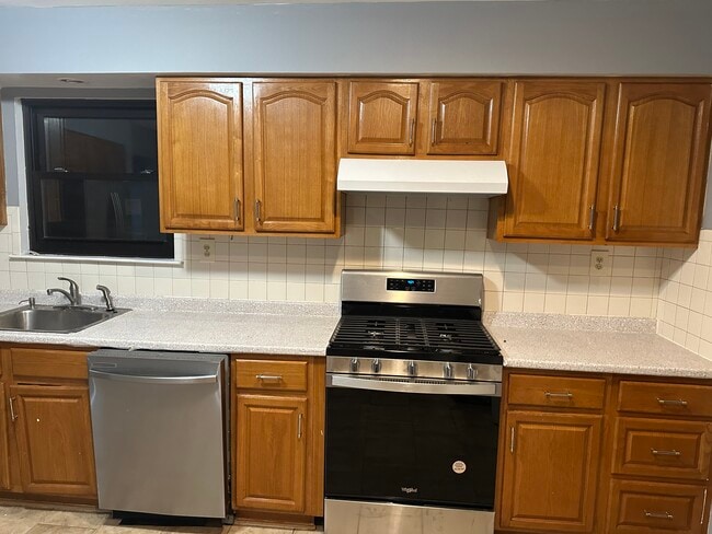 Photo - 209 Maple Hill Dr