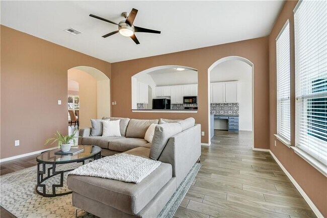 Photo - 1309 Bull Horn Loop