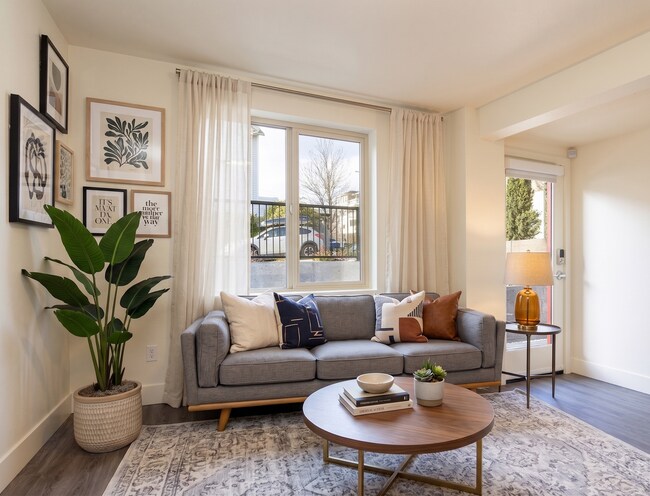 Photo - Seattle 3 Bedroom Apartment for Rent | Newly Remodeled Home with In-Unit Washer/Dryer, Private En... Unit 5822
