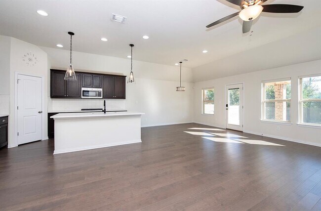 Photo - 221 Belford St