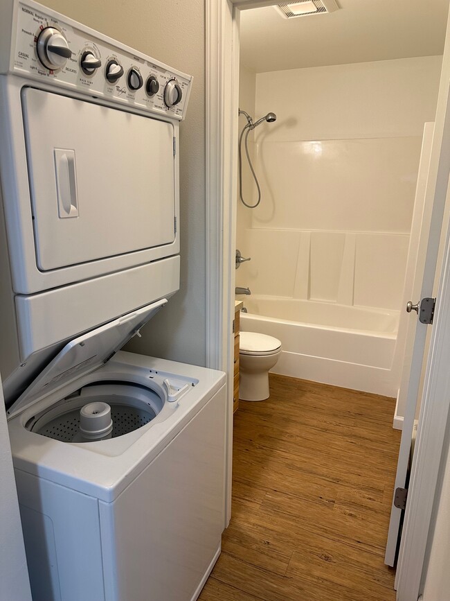 Photo - 3479 Landings St