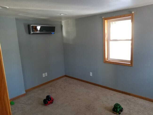Master Bedroom - 904 Cleveland St