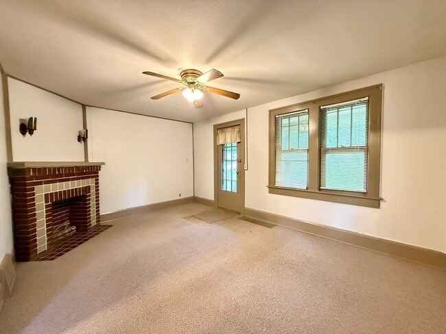 Photo - meh Unit Apt 4