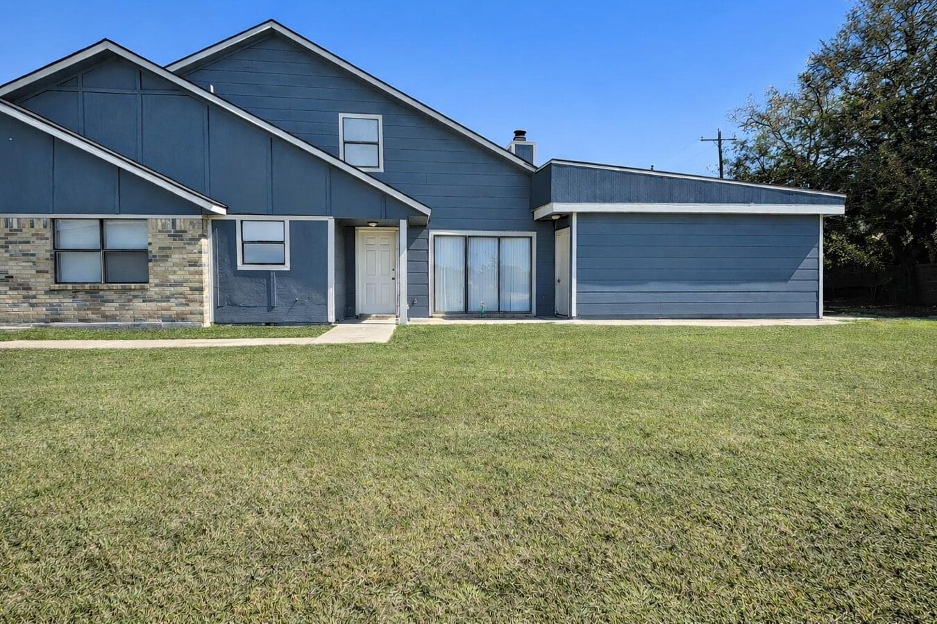 Photo - 600 Price Dr