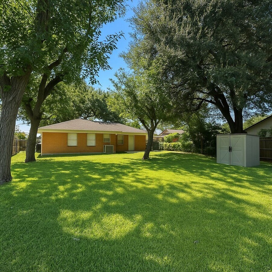 Photo - 10127 Bessemer St