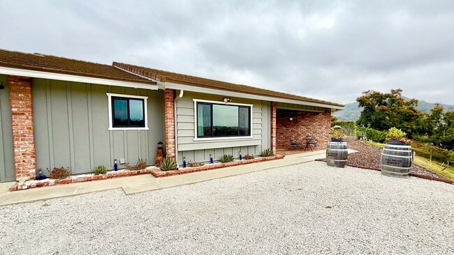 Photo - Beautifully Furnished & Appointed, Shorter...