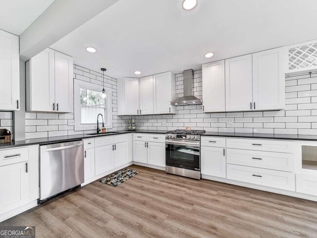 Photo - 5205 Silhouette Ln SW