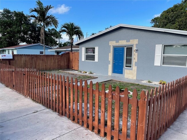 Building Photo - 428 NW 16th Ave Unit 2