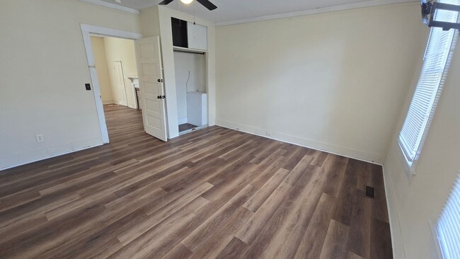 Photo - SHORT TERM AVAILABLE [Olympia]