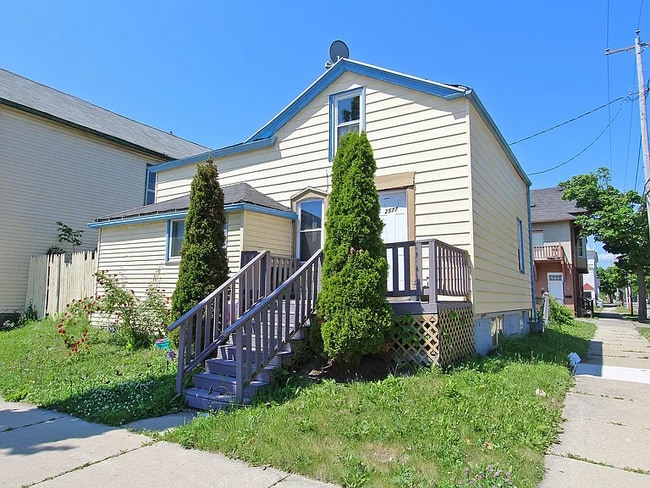 Building Photo - 2577 N Vel R. Phillips Ave