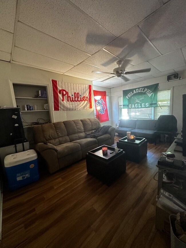 Photo - 324 Stewart St