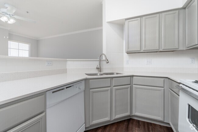 1HAB, 1BA - 808&nbsp;ft² - Edgewater