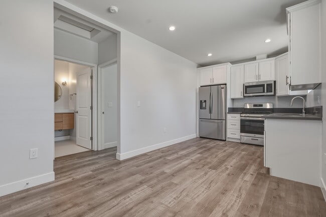 Photo - 19833 Blythe St