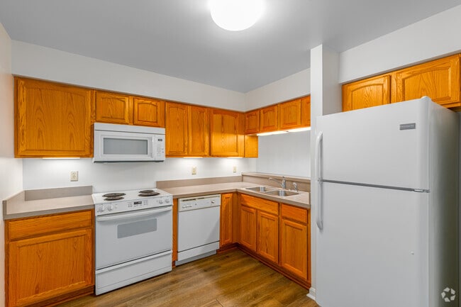 2BR, 2BA - 1,210SF - Kitchen - Silver Mill Apartments