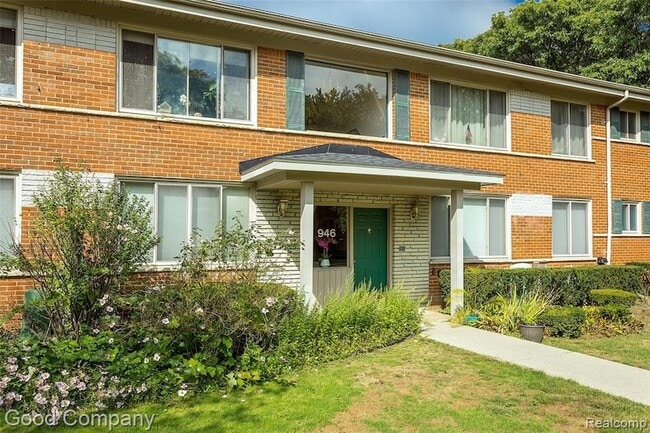 Building Photo - 946 N Adams Rd Unit 1