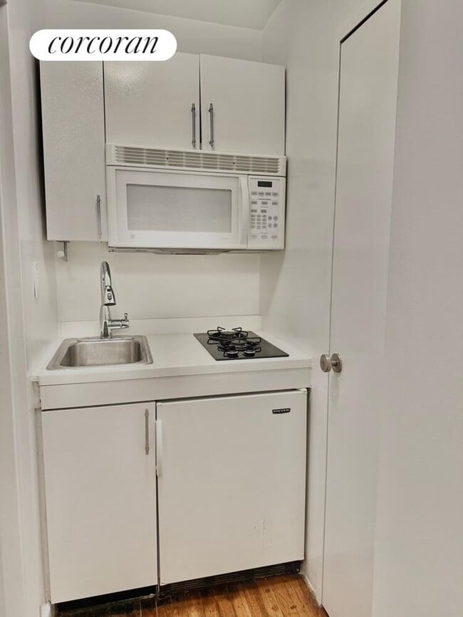 Photo - 339 E 57th St