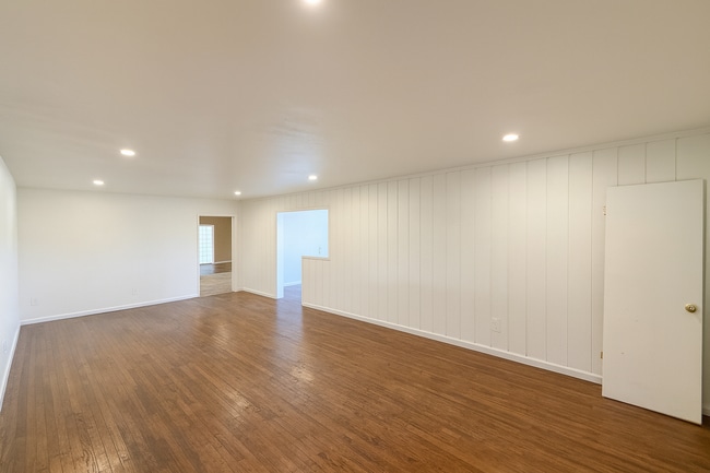 Photo - 5104-5106 East Falls View Dr. Unidad 5104 East Falls View