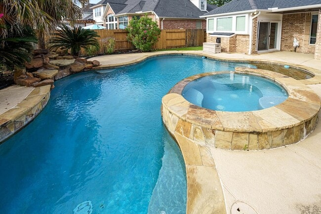 Building Photo - 6331 Collina Springs Ct