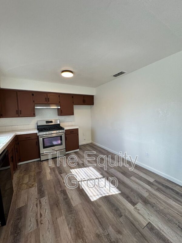 Photo - 415 N West St Unit #D