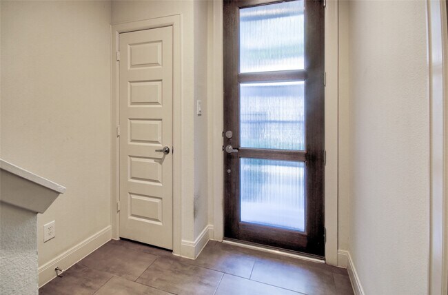 Photo - 1909 Maury St