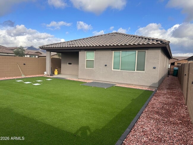 Photo - 19449 W Pierson St