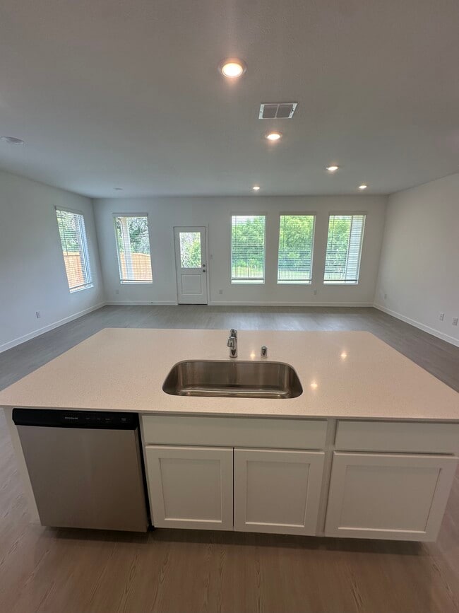 Photo - 1916 Monchino Pl