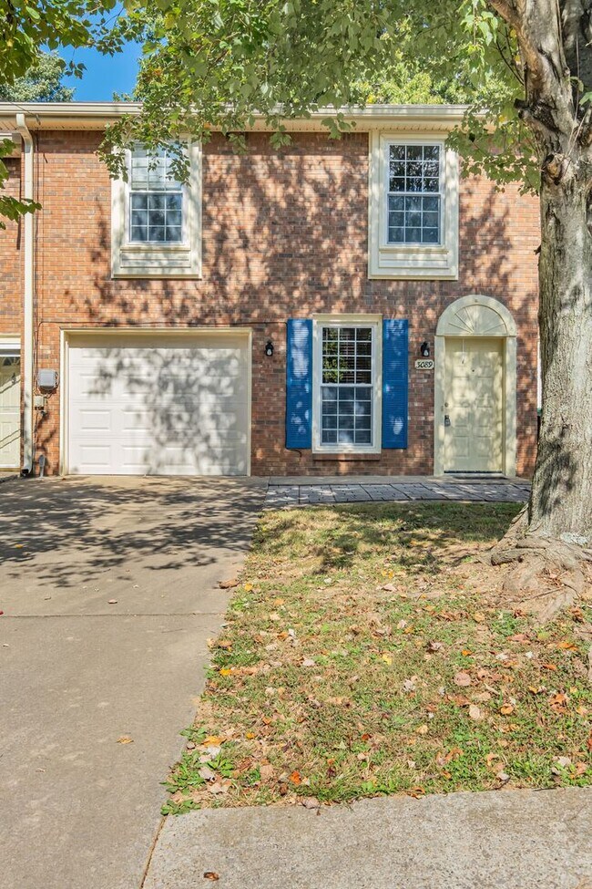 3089 Woody Ln