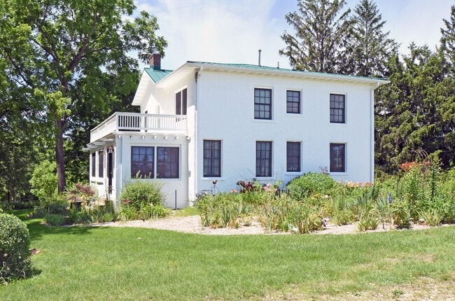 Photo - 600 E Main St