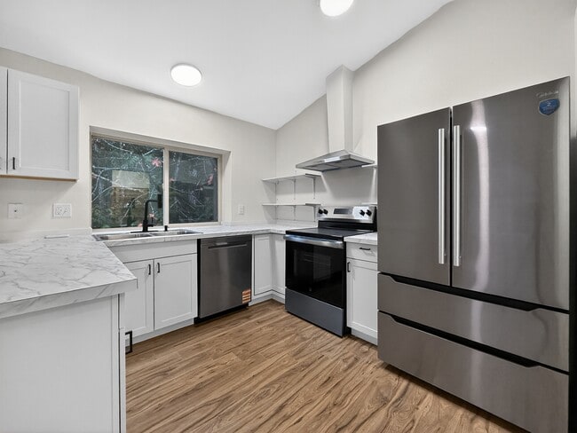 Photo - 5502 NE 10th St