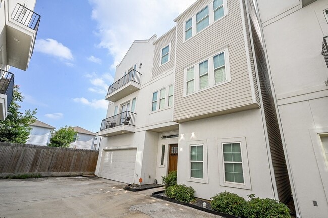 Photo - 955 W 24th St Condo Unit C