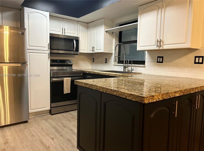 Photo - 10 Laredo Pl