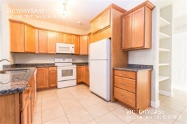 Photo - 210 Creekside Ln