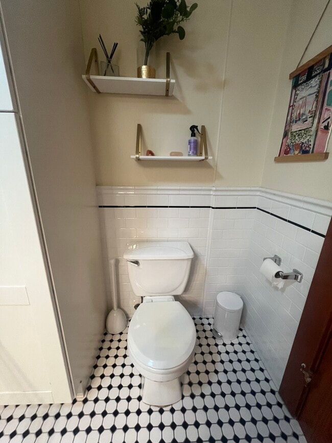 Photo - 1524 La Baig Ave