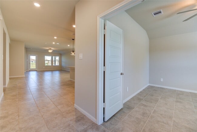 Building Photo - 1207 Cascade Hls Dr